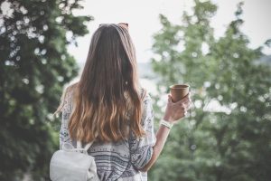 Trendy w fryzurach i koloryzacji na sezon jesienno-zimowy