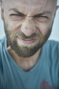 Jak powstrzymać krwotok z nosa?