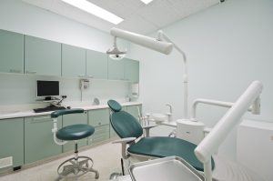 Stomatologia dla seniorów: specjalne potrzeby i opieka