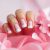 Francuski manicure: historia, techniki i najnowsze trendy 2024